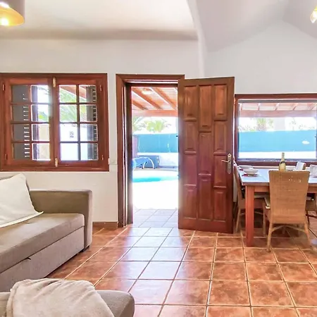 Canada Villa